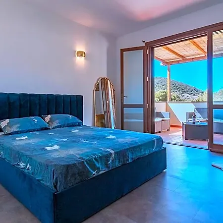 A Few Steps From The Sea-villa Acquasalata