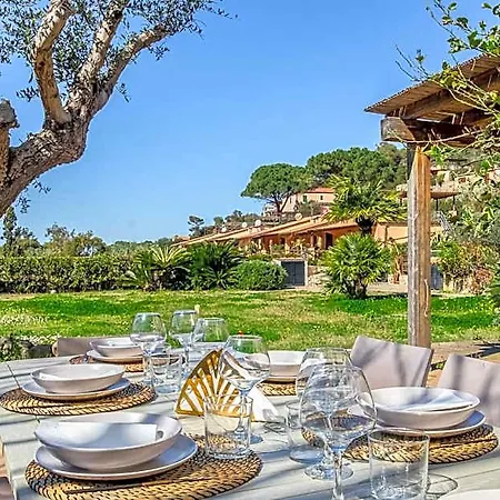 A Few Steps From The Sea-villa Acquasalata