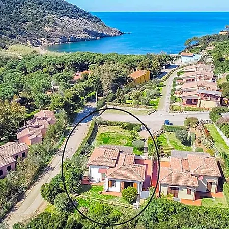 A Few Steps From The Sea-villa Acquasalata